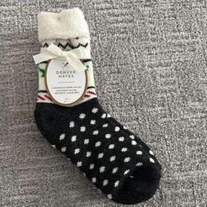 Stocking Stuffer Denver Hayes Black and White Polka Dot Home Socks NWT